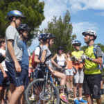 Photo d'un animateur de Languedoc VTT Évasion avec un groupe